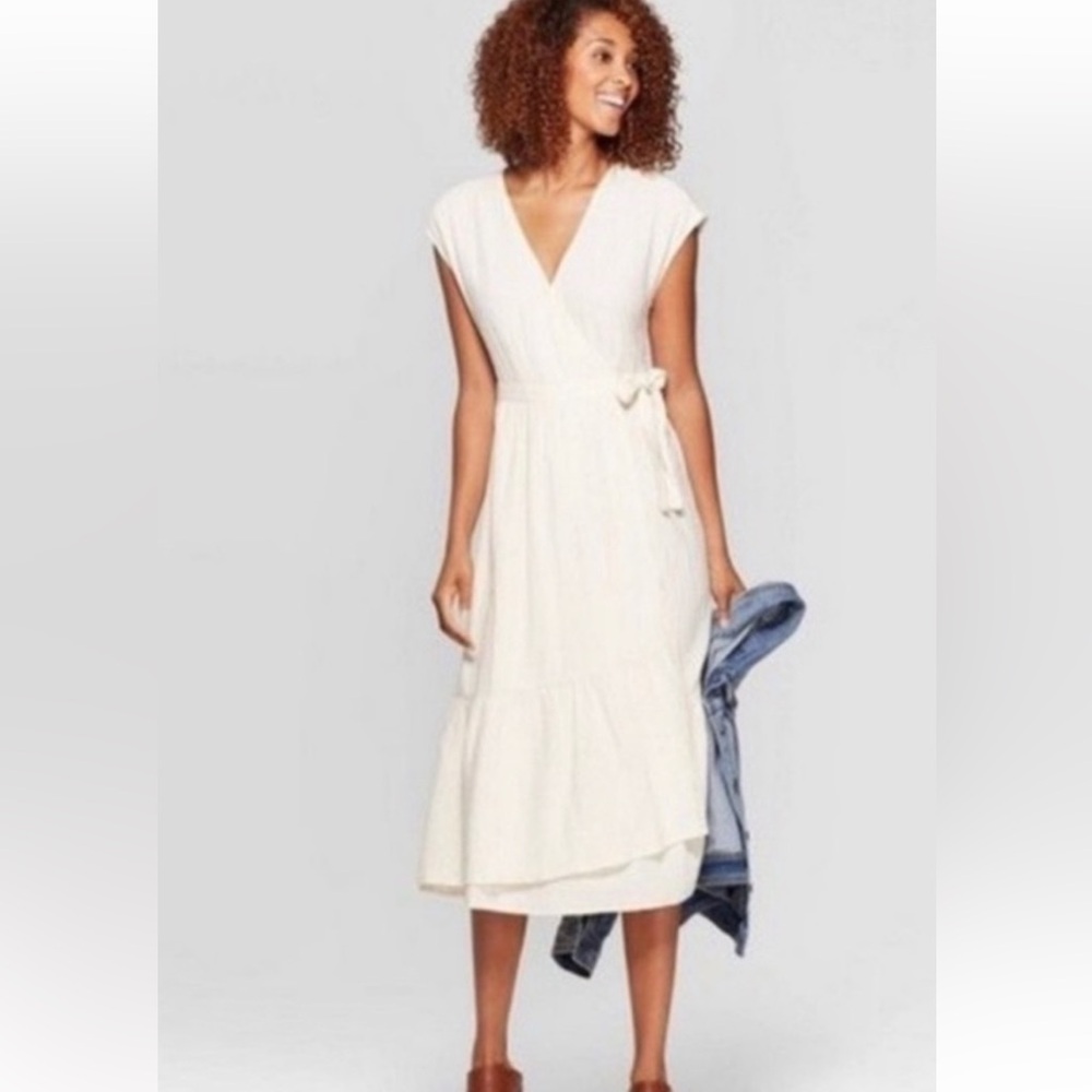 Universal Thread Cream Wrap Dress XS